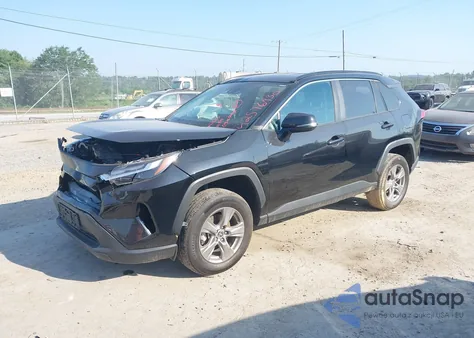 2018 Toyota Rav4 Xle z USA, uszkodzony, nr VIN 2T3RFREV2JW763262